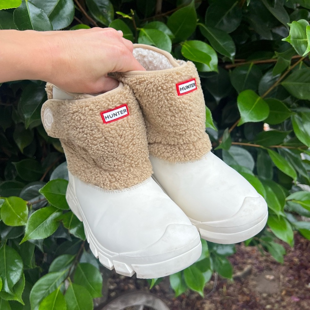 Hunter Cozy White and Tan Boots
